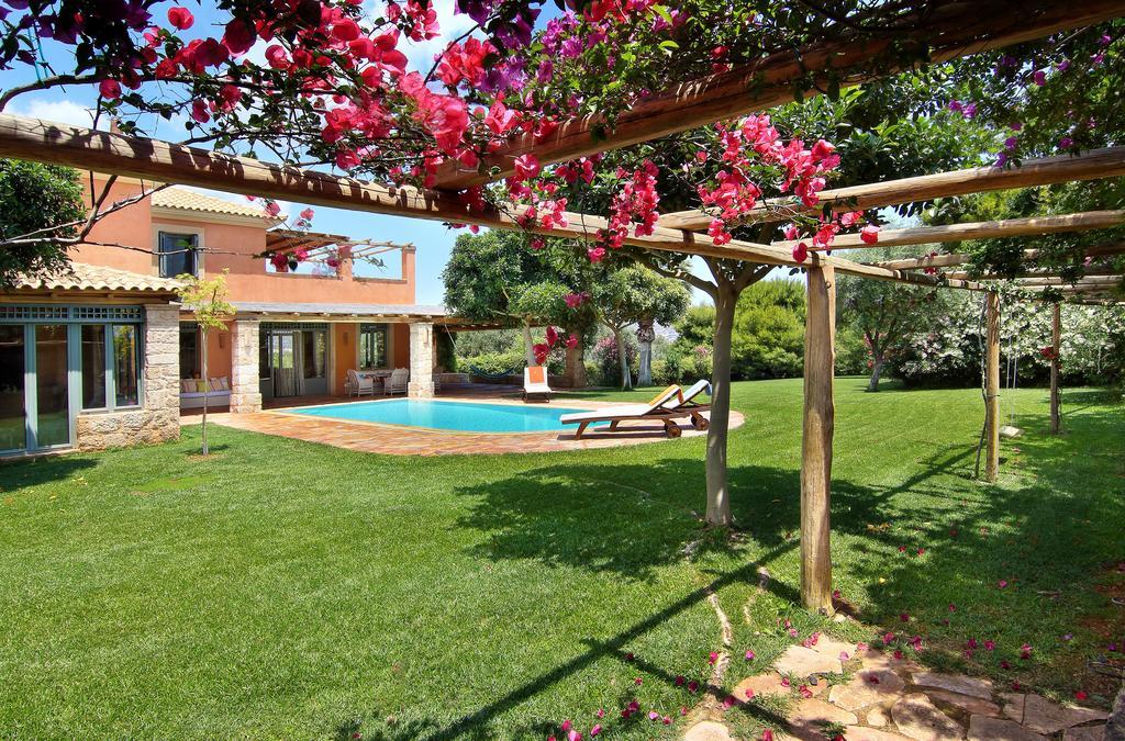 Vouliagmeni Villa Athens Exterior photo